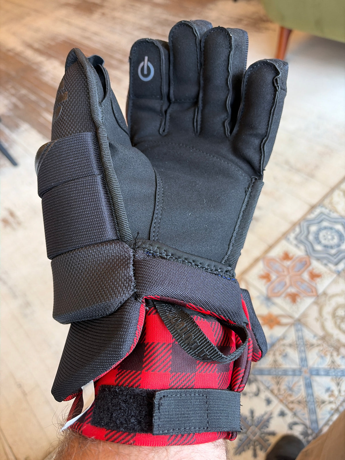 Plaid Daddy Pond Gloves (PRE-ORDER)
