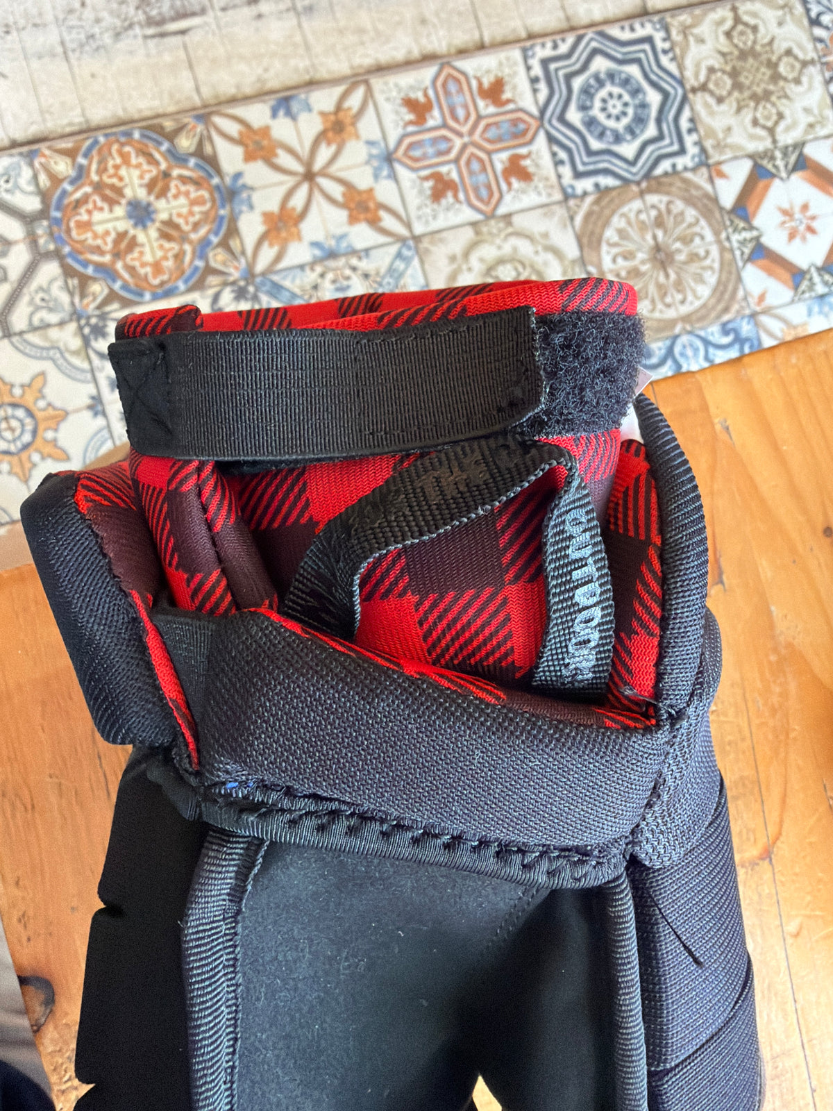Plaid Daddy Pond Gloves (PRE-ORDER)