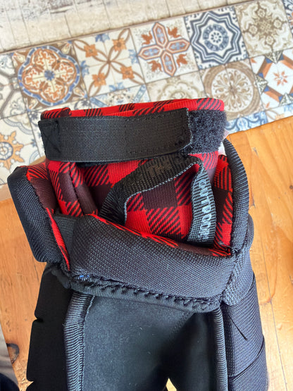 Plaid Daddy Pond Gloves (PRE-ORDER)